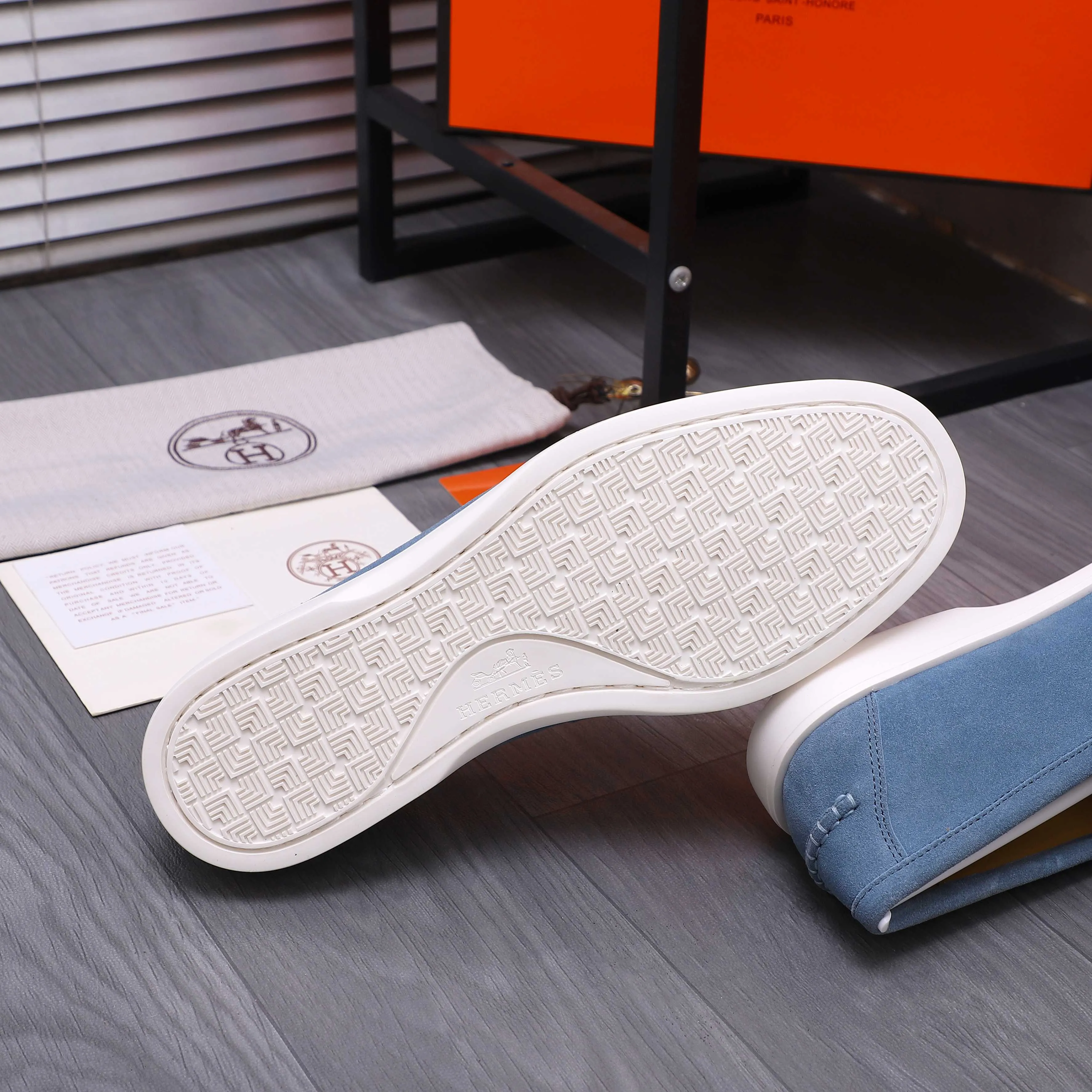Men's shoes 💰p560 Product trademark: HERMES "Hermès" casual slip-on men's shoes. Regular size: 38-46 (45.46 is custom-made and non-refundable) Product materials: Selected frosted cowhide upper, cowhide lining, original foam rubber ultra-light sole